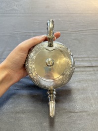 A Chinese silver three-piece tea service, marked Ye Li 業利, Canton, 19/20th C.