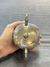 A Chinese silver three-piece tea service, marked Ye Li 業利, Canton, 19/20th C.