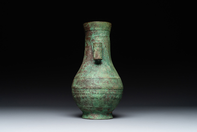 A large bronze arrow vase, 'touhu 投壺', Song/Yuan
