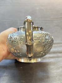 A Chinese silver three-piece tea service, marked Ye Li 業利, Canton, 19/20th C.