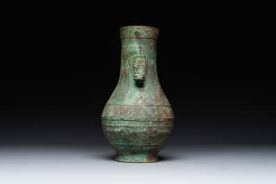 A large bronze arrow vase, 'touhu 投壺', Song/Yuan