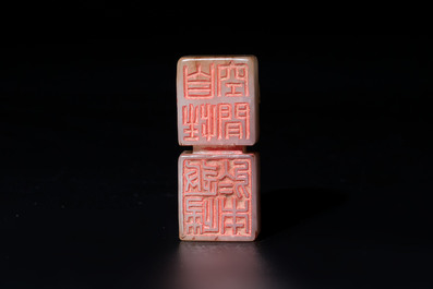 A Chinese celadon and russet jade 'chilong' seal, 18/19th C.