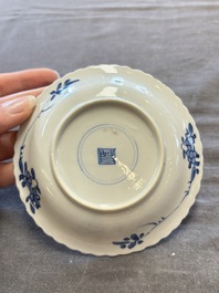 A large collection of 25 sets of Chinese blue, white and Imari-style cups and saucers, Kangxi/Qianlong