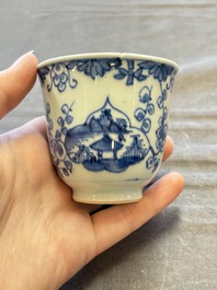 A large collection of 33 Chinese blue, white and Imari-style cups and 43 saucers, 17/19th C.
