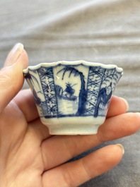 A large collection of 33 Chinese blue, white and Imari-style cups and 43 saucers, 17/19th C.