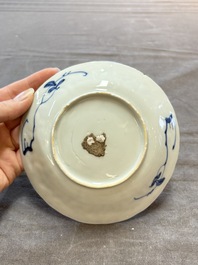 A large collection of 25 sets of Chinese blue, white and Imari-style cups and saucers, Kangxi/Qianlong