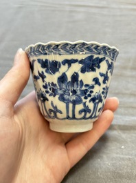 A large collection of 25 sets of Chinese blue, white and Imari-style cups and saucers, Kangxi/Qianlong