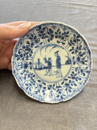 A large collection of 33 Chinese blue, white and Imari-style cups and 43 saucers, 17/19th C.
