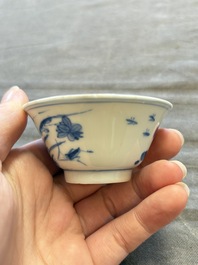 A large collection of 25 sets of Chinese blue, white and Imari-style cups and saucers, Kangxi/Qianlong