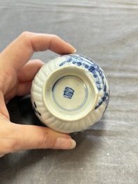 A large collection of 25 sets of Chinese blue, white and Imari-style cups and saucers, Kangxi/Qianlong
