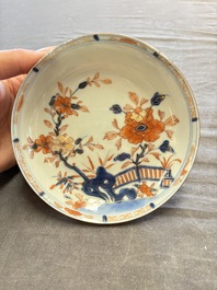 A large collection of 33 Chinese blue, white and Imari-style cups and 43 saucers, 17/19th C.