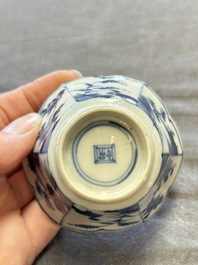 A large collection of 25 sets of Chinese blue, white and Imari-style cups and saucers, Kangxi/Qianlong