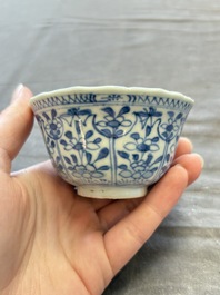A large collection of 25 sets of Chinese blue, white and Imari-style cups and saucers, Kangxi/Qianlong