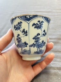 A large collection of 25 sets of Chinese blue, white and Imari-style cups and saucers, Kangxi/Qianlong