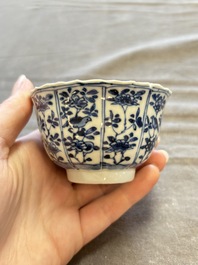 A large collection of 33 Chinese blue, white and Imari-style cups and 43 saucers, 17/19th C.