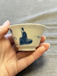 A large collection of 33 Chinese blue, white and Imari-style cups and 43 saucers, 17/19th C.