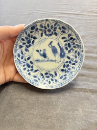 A large collection of 33 Chinese blue, white and Imari-style cups and 43 saucers, 17/19th C.