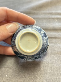 A large collection of 33 Chinese blue, white and Imari-style cups and 43 saucers, 17/19th C.