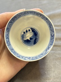 A large collection of 33 Chinese blue, white and Imari-style cups and 43 saucers, 17/19th C.