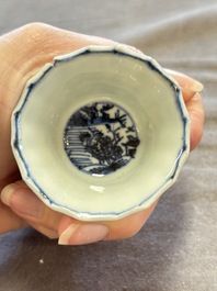 A large collection of 33 Chinese blue, white and Imari-style cups and 43 saucers, 17/19th C.
