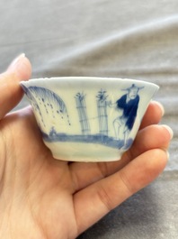 A large collection of 33 Chinese blue, white and Imari-style cups and 43 saucers, 17/19th C.