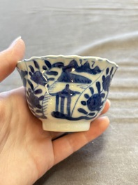 A large collection of 33 Chinese blue, white and Imari-style cups and 43 saucers, 17/19th C.