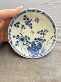 A large collection of 33 Chinese blue, white and Imari-style cups and 43 saucers, 17/19th C.