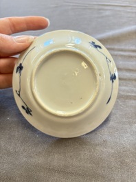 A large collection of 33 Chinese blue, white and Imari-style cups and 43 saucers, 17/19th C.