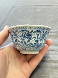 A large collection of 25 sets of Chinese blue, white and Imari-style cups and saucers, Kangxi/Qianlong