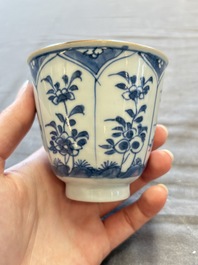 A large collection of 25 sets of Chinese blue, white and Imari-style cups and saucers, Kangxi/Qianlong