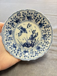 A large collection of 33 Chinese blue, white and Imari-style cups and 43 saucers, 17/19th C.