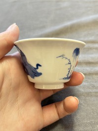 A large collection of 33 Chinese blue, white and Imari-style cups and 43 saucers, 17/19th C.