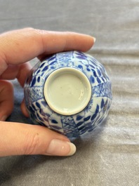 A large collection of 25 sets of Chinese blue, white and Imari-style cups and saucers, Kangxi/Qianlong