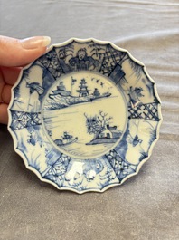 A large collection of 33 Chinese blue, white and Imari-style cups and 43 saucers, 17/19th C.