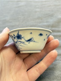 A large collection of 25 sets of Chinese blue, white and Imari-style cups and saucers, Kangxi/Qianlong