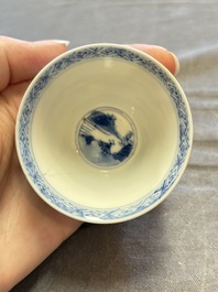 A large collection of 33 Chinese blue, white and Imari-style cups and 43 saucers, 17/19th C.