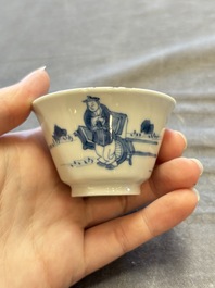 A large collection of 33 Chinese blue, white and Imari-style cups and 43 saucers, 17/19th C.