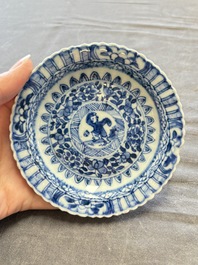 A large collection of 25 sets of Chinese blue, white and Imari-style cups and saucers, Kangxi/Qianlong