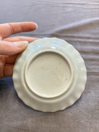 A large collection of 33 Chinese blue, white and Imari-style cups and 43 saucers, 17/19th C.