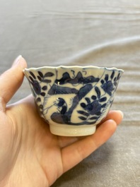 A large collection of 33 Chinese blue, white and Imari-style cups and 43 saucers, 17/19th C.