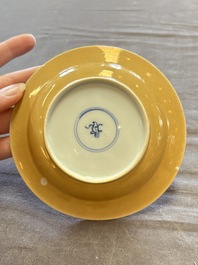 A large collection of 25 sets of Chinese blue, white and Imari-style cups and saucers, Kangxi/Qianlong