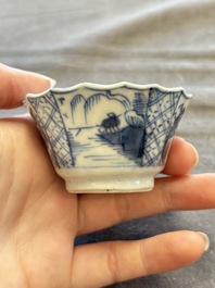 A large collection of 33 Chinese blue, white and Imari-style cups and 43 saucers, 17/19th C.