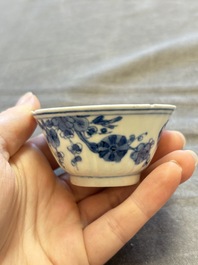 A large collection of 33 Chinese blue, white and Imari-style cups and 43 saucers, 17/19th C.