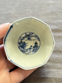 A large collection of 25 sets of Chinese blue, white and Imari-style cups and saucers, Kangxi/Qianlong
