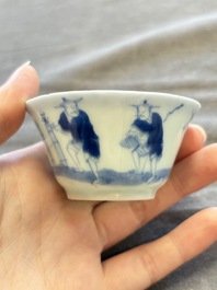 A large collection of 33 Chinese blue, white and Imari-style cups and 43 saucers, 17/19th C.