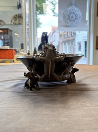 A large Chinese bronze basin with chilong handles, Qianlong mark, 20th C.