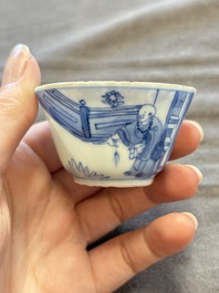 A large collection of 33 Chinese blue, white and Imari-style cups and 43 saucers, 17/19th C.