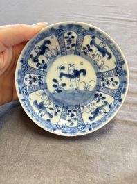 A large collection of 33 Chinese blue, white and Imari-style cups and 43 saucers, 17/19th C.