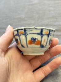 A large collection of 25 sets of Chinese blue, white and Imari-style cups and saucers, Kangxi/Qianlong
