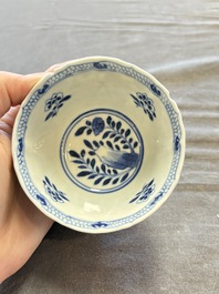 A large collection of 33 Chinese blue, white and Imari-style cups and 43 saucers, 17/19th C.